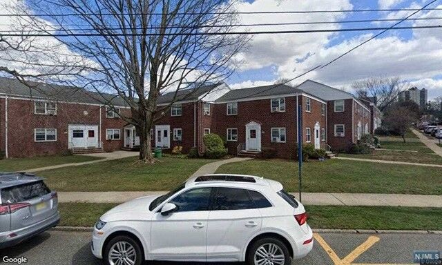 Property Photo:  292 Esplanade 31  NJ 07601 