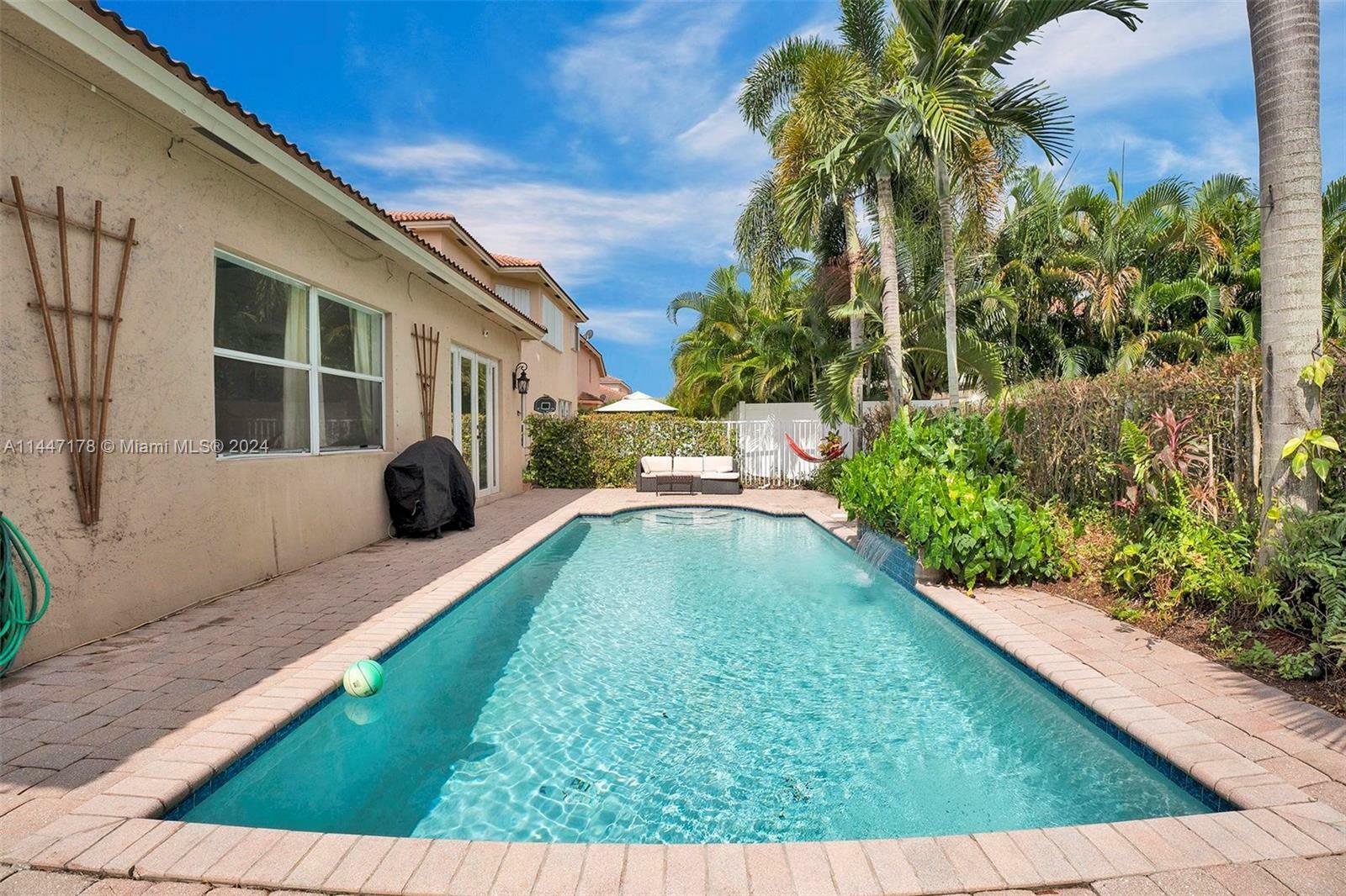 Property Photo: 4123 NE 22nd St FL 33033
