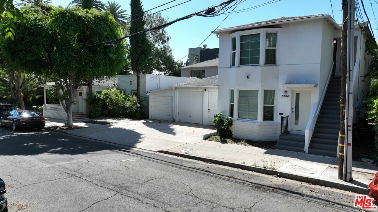 739   Westbourne Dr  West Hollywood CA 90069 photo