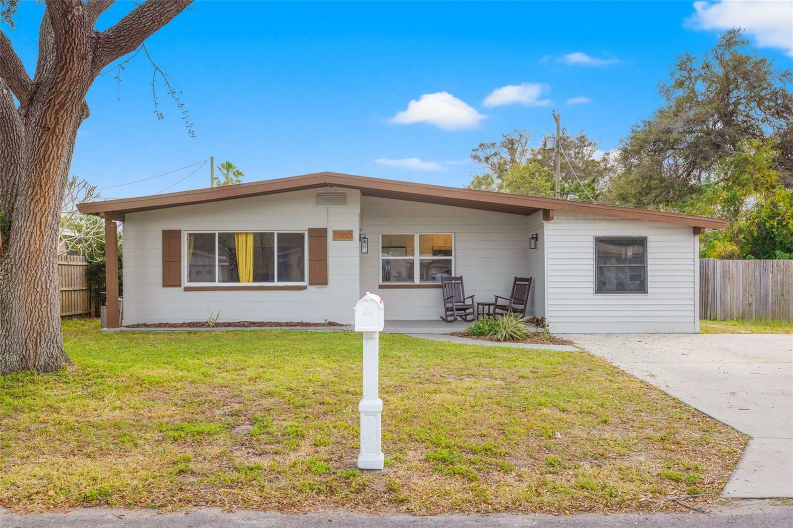 Property Photo:  5260 48th Avenue N  FL 33709 