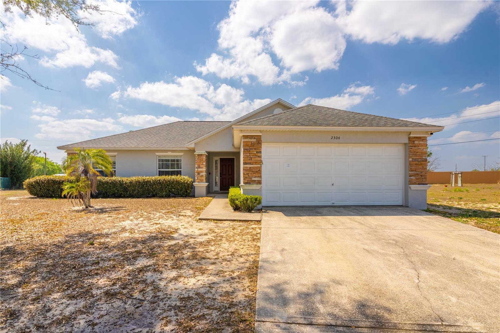 Property Photo:  2304 Sunset Pointe Drive  FL 33898 