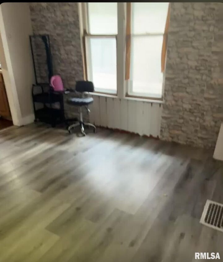 Property Photo: 704 9th Avenue South IA 52732