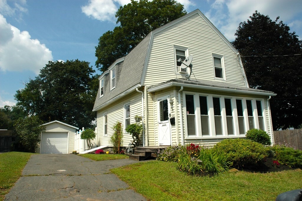 Property Photo: 5 South Charles St MA 01835