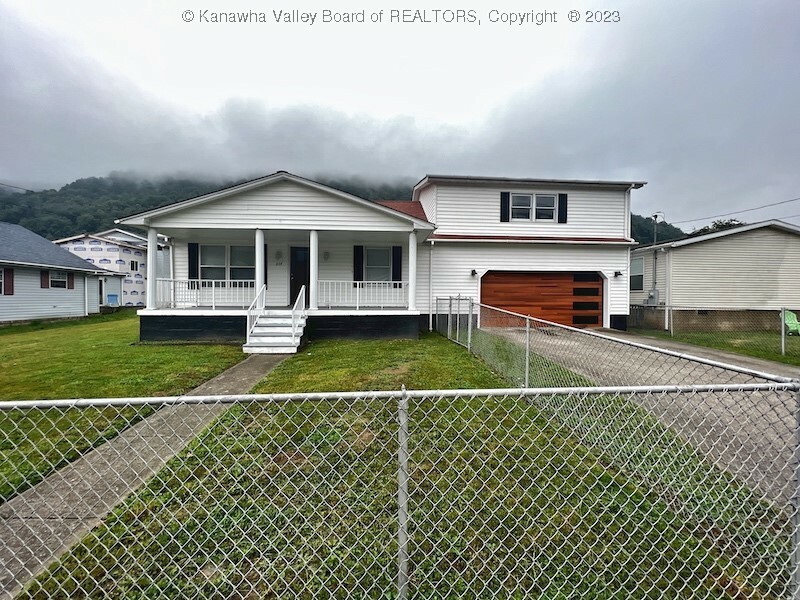 Property Photo: 207 4th Avenue WV 25086