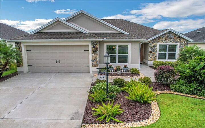 Property Photo:  949 Vaughn Way  FL 32163 