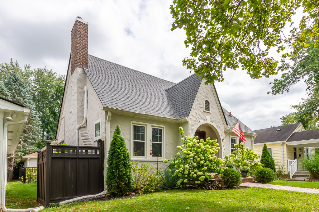 Property Photo: 6165 Kingsley Drive IN 46220