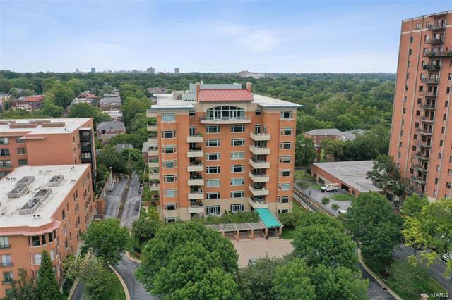 Property Photo: 800 South Hanley Road 7C MO 63105