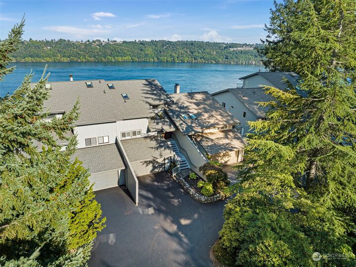 Property Photo:  802  30th Street NW 4-C  WA 98335 