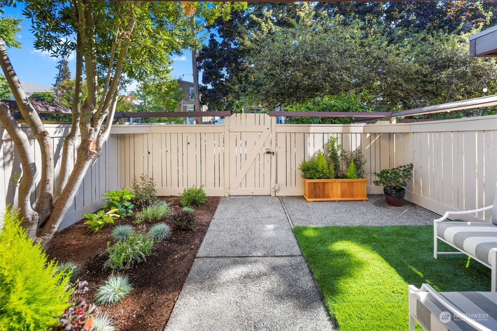 Property Photo:  2011 42nd Avenue E 5  WA 98112 