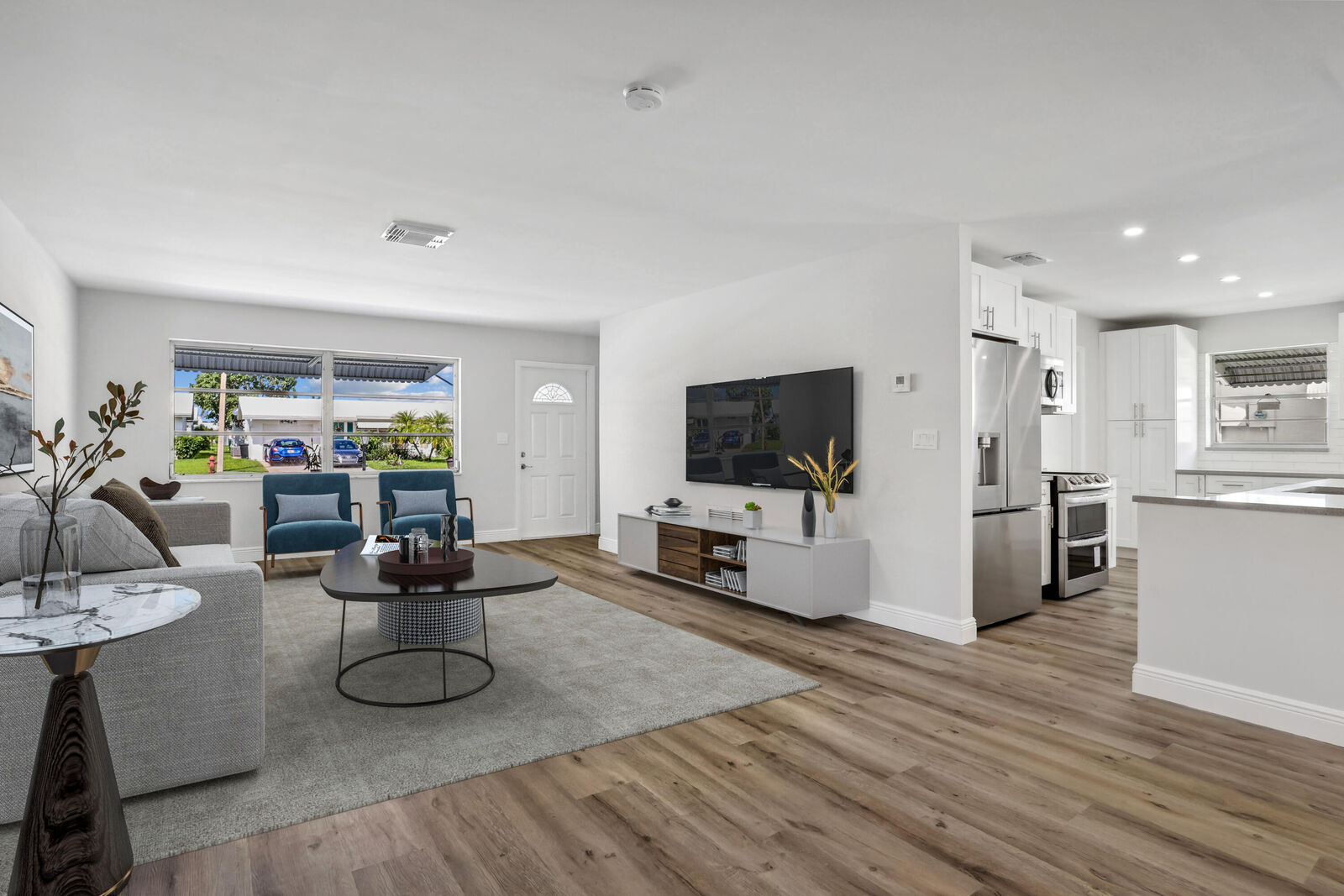 Property Photo: 711 SW 18th Street FL 33426