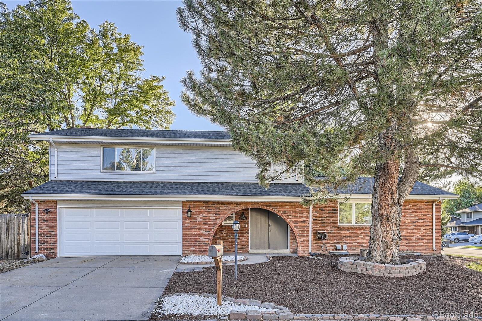 Property Photo:  2403 S Lima Way  CO 80014 