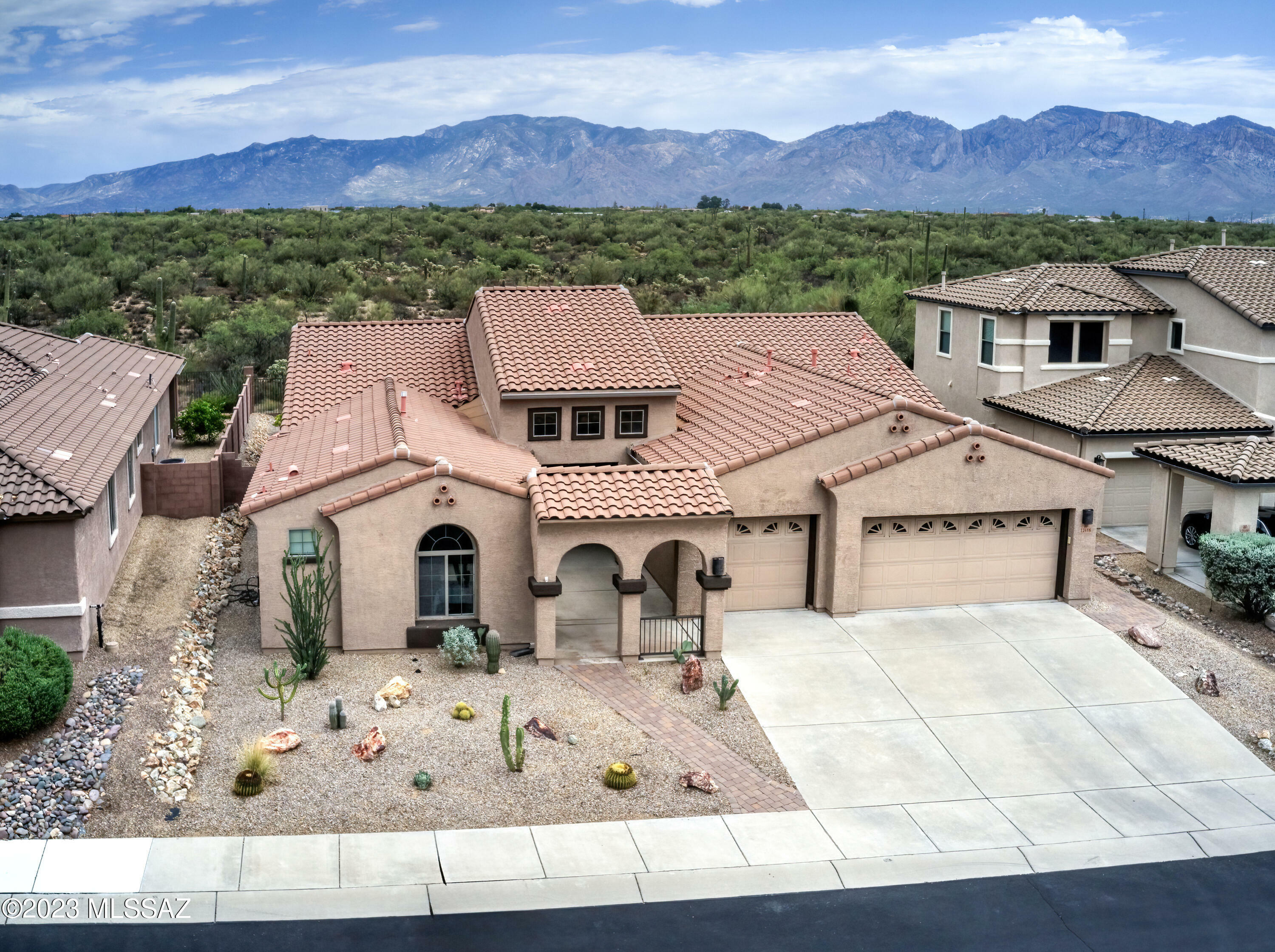 Property Photo:  12418 N Paseo Penuela  AZ 85658 