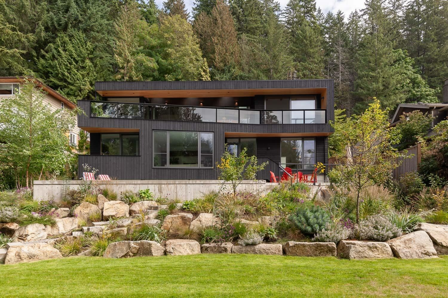 Property Photo: 3823 Bayridge Avenue BC V7V3J3