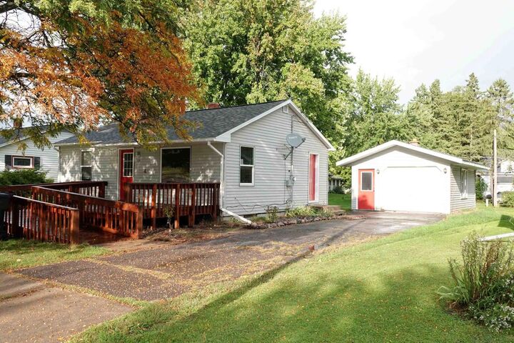 520 South Washington Avenue  Medford WI 54451 photo