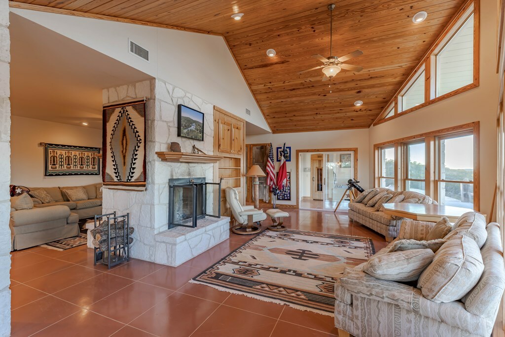 Property Photo: 263 Cherry Springs Rd TX 78024