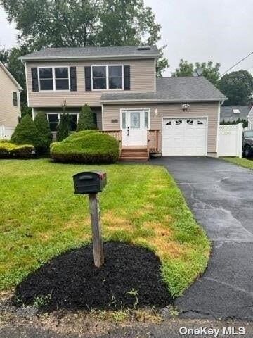 Property Photo:  27 Eckert Street  NY 11746 