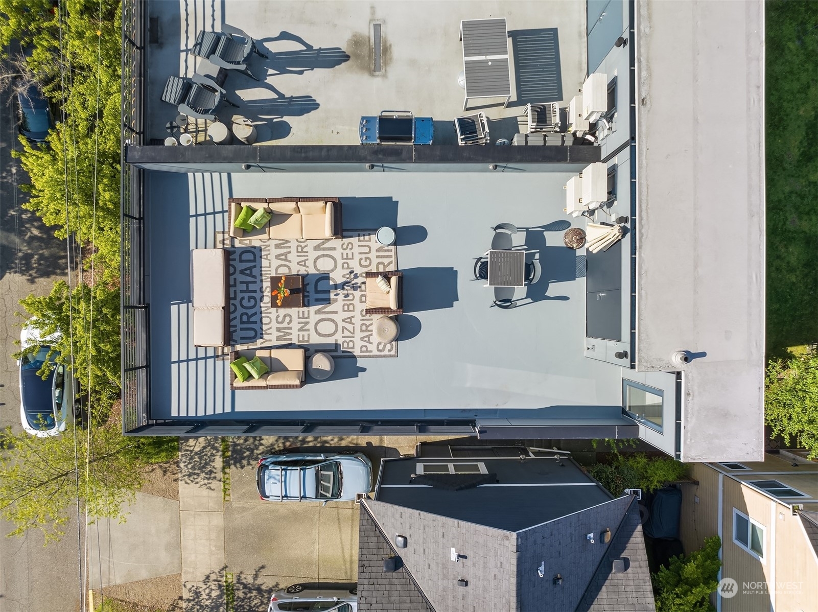Property Photo: 172 17th Avenue WA 98122