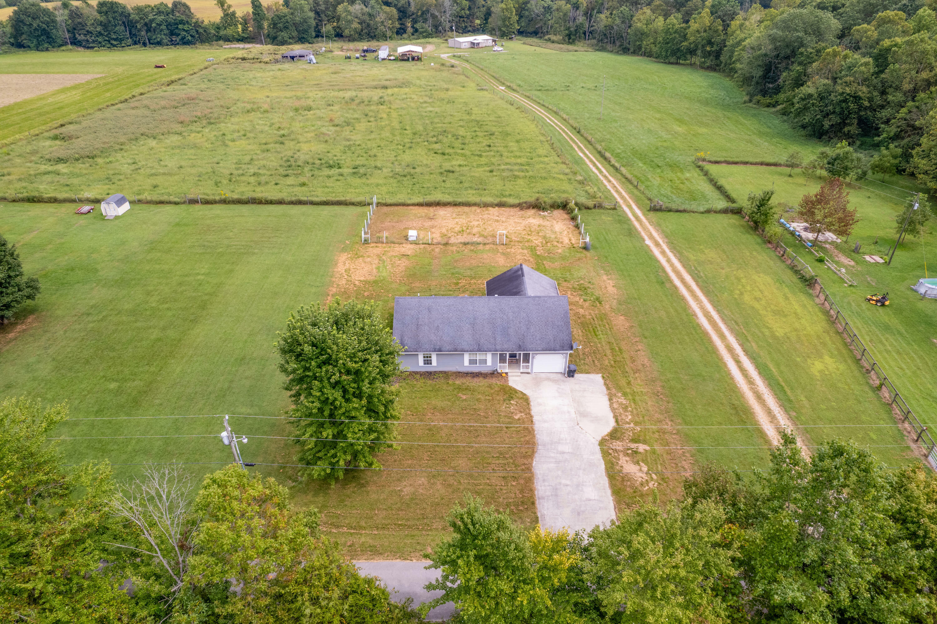 Property Photo:  1022 Estill Hackney Road  KY 42567 