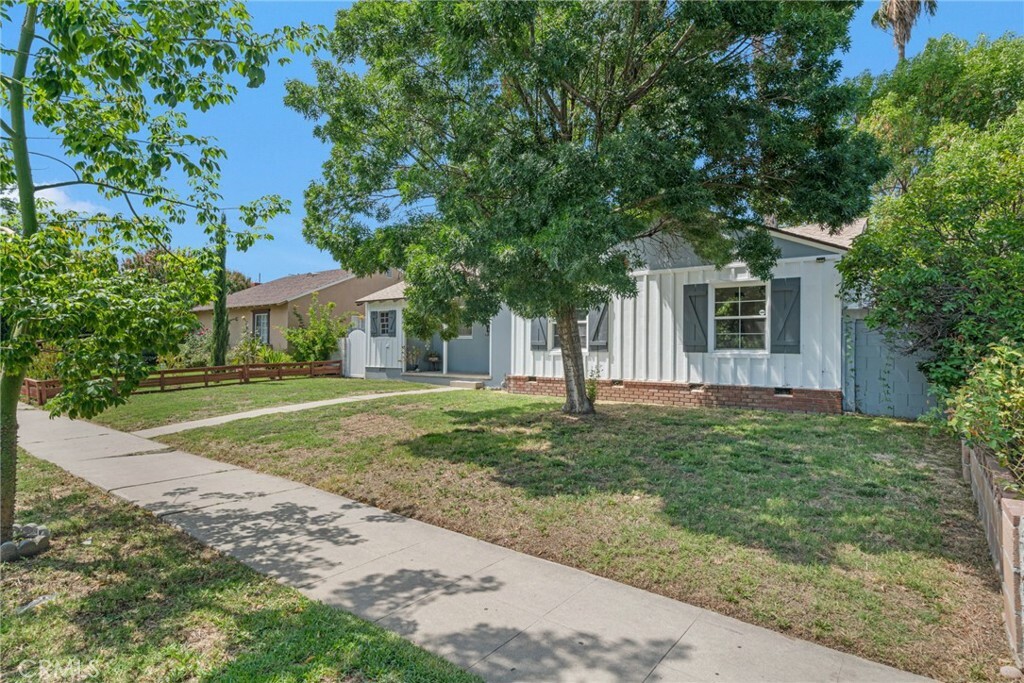 Property Photo:  6461 Winnetka Avenue  CA 91306 