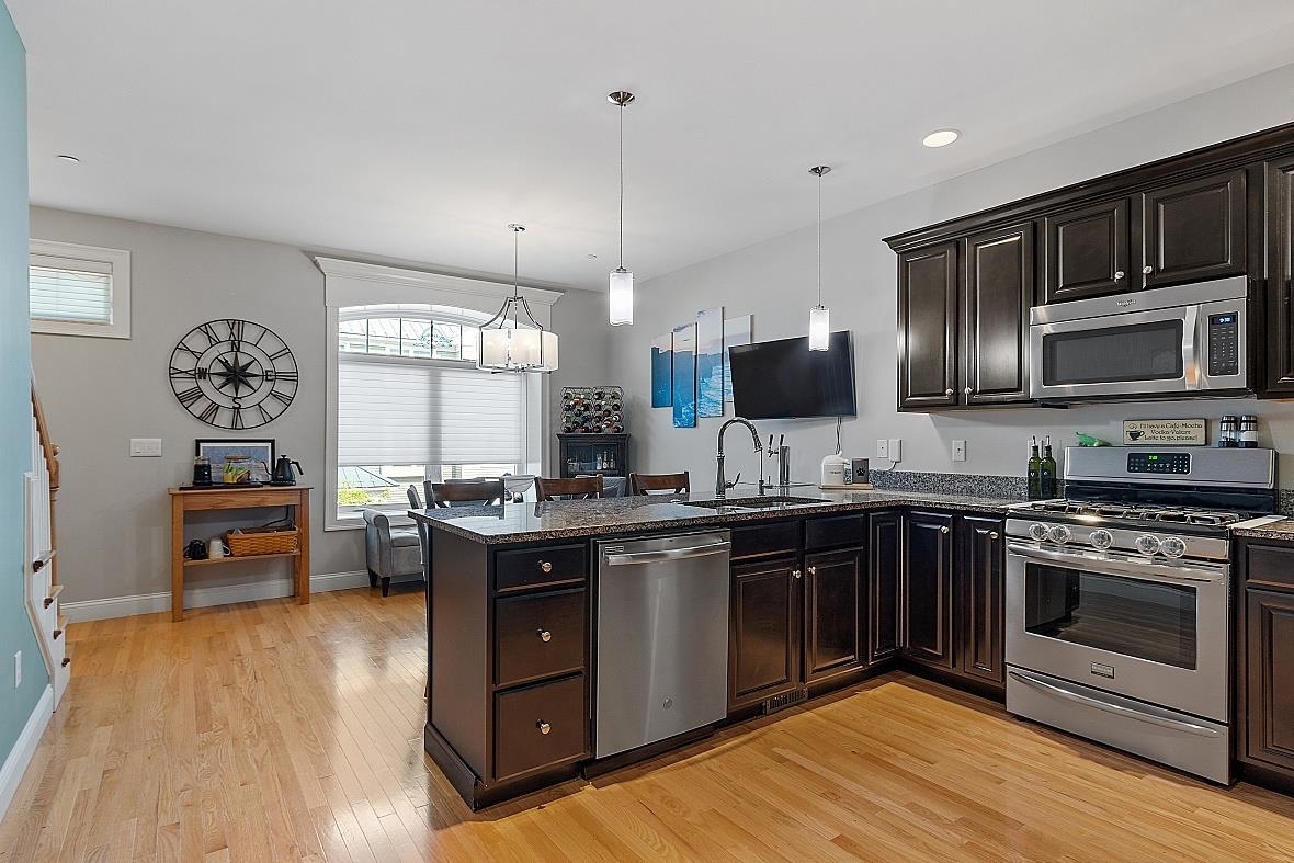Property Photo: 122 Riverwalk Way NH 03101