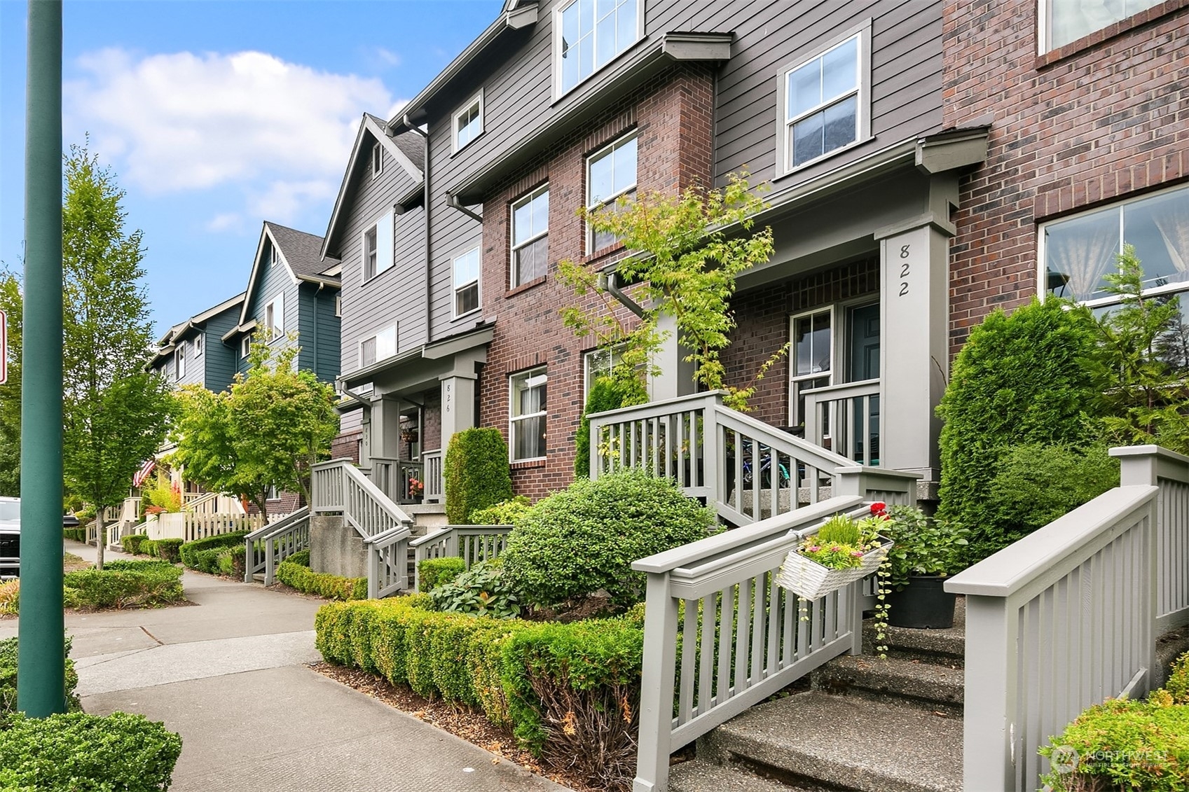 Property Photo: 826 4th Avenue NE WA 98029