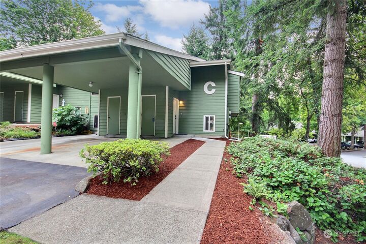 13215 SE 256th Street C4  Kent WA 98042 photo