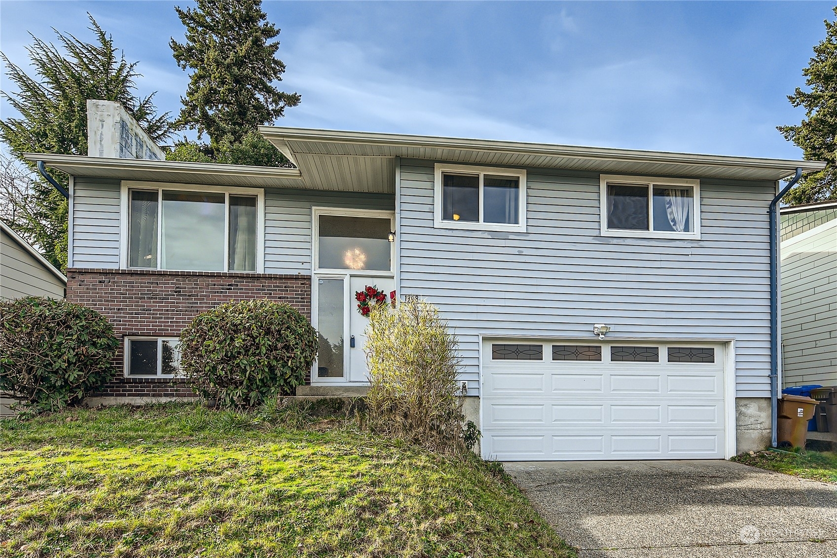 Property Photo:  1308 N Woodlawn St  WA 98406 