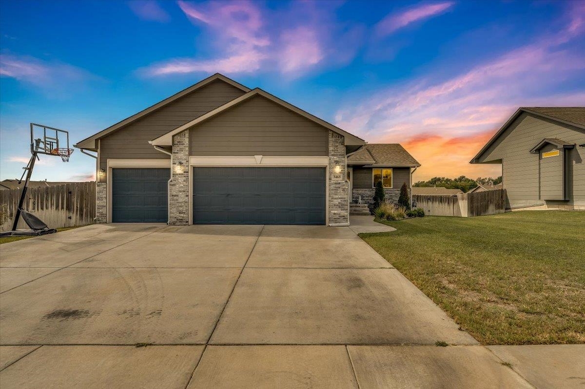 Property Photo:  3463 E Hickam Ct  KS 67037 