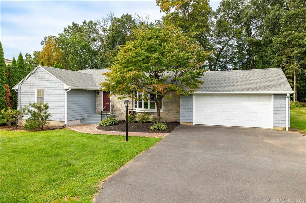 Property Photo:  205 Ridgewood Road  CT 06107 