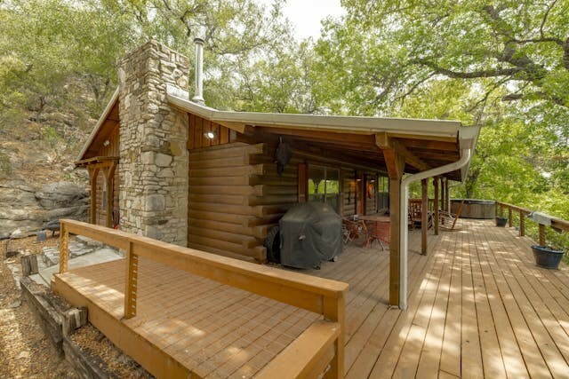 Property Photo:  662 N River Road  TX 76550 