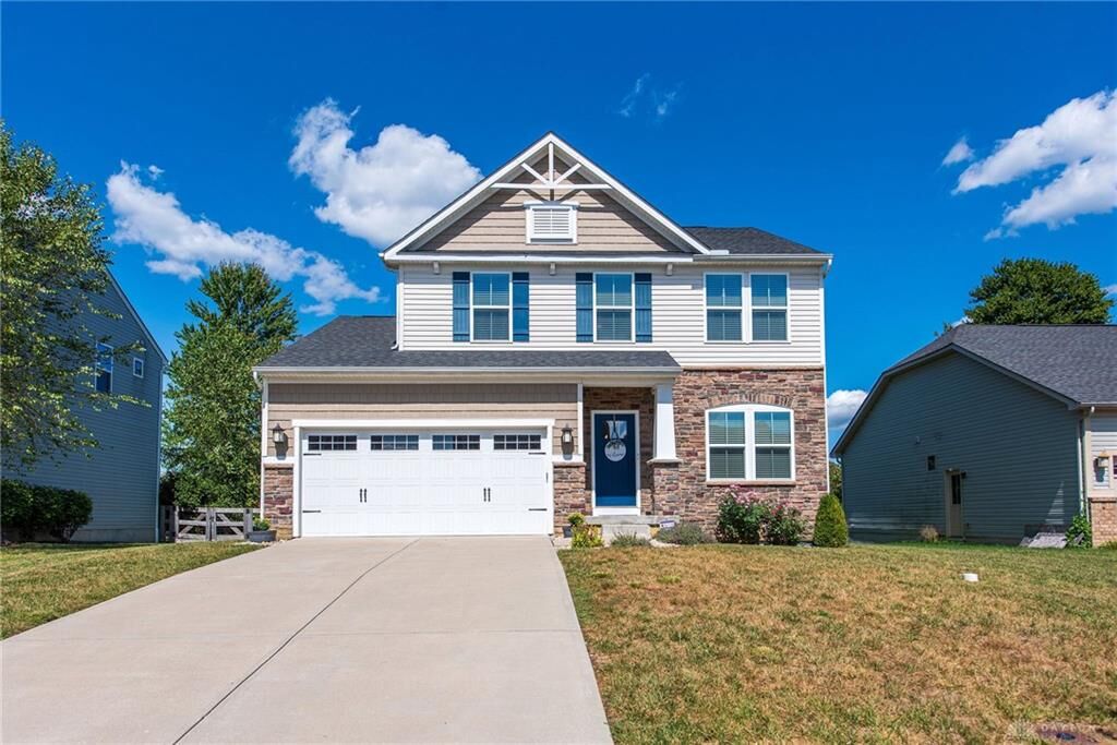 Property Photo:  1406 Apple Farm Drive  OH 45102 