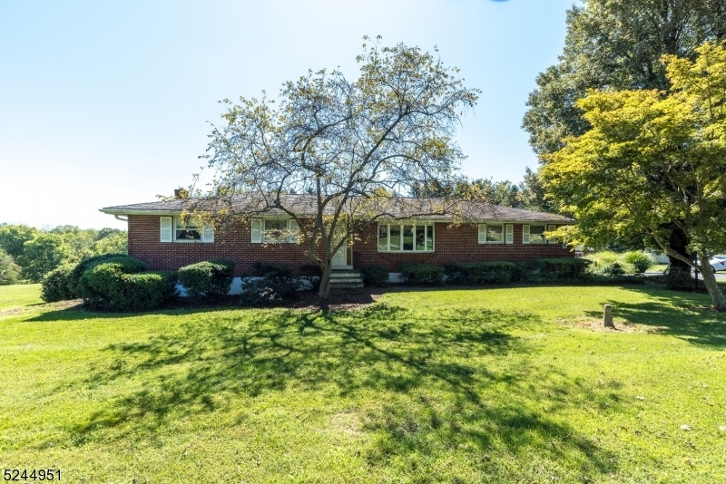 Property Photo:  468 Spring Mills-Lt Yk  NJ 08848 