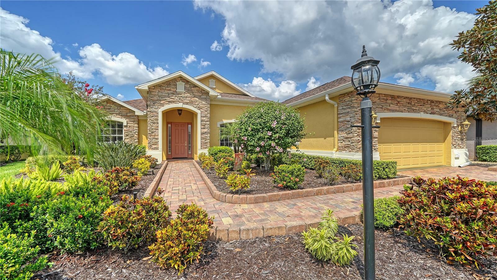 Property Photo:  7714 Edmonston Circle  FL 34201 