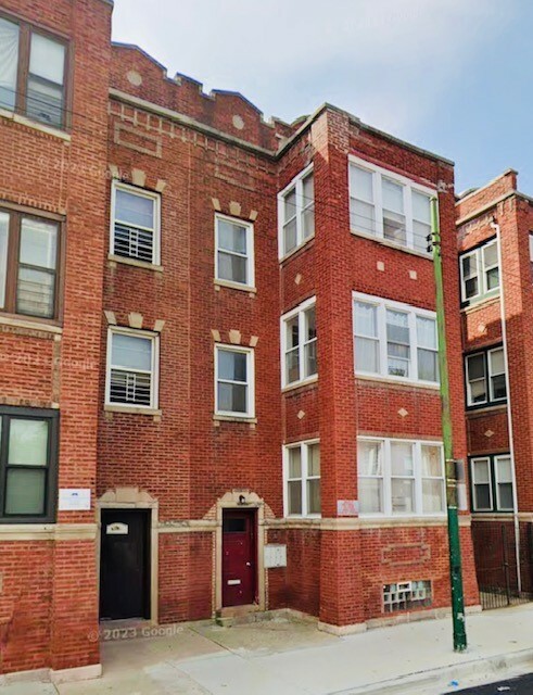 Property Photo:  3019 W Diversey Avenue 3  IL 60647 