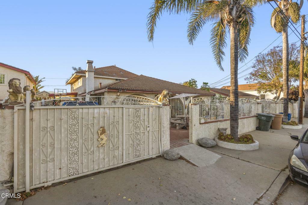 Property Photo: 11423 Violeta Street CA 93004
