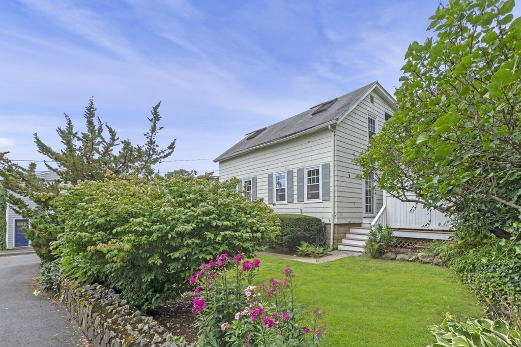 Property Photo: 7 Cottage Street MA 01945