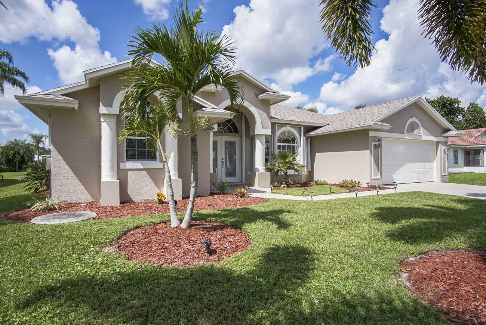Property Photo: 2872 SE Eagle Drive FL 34984