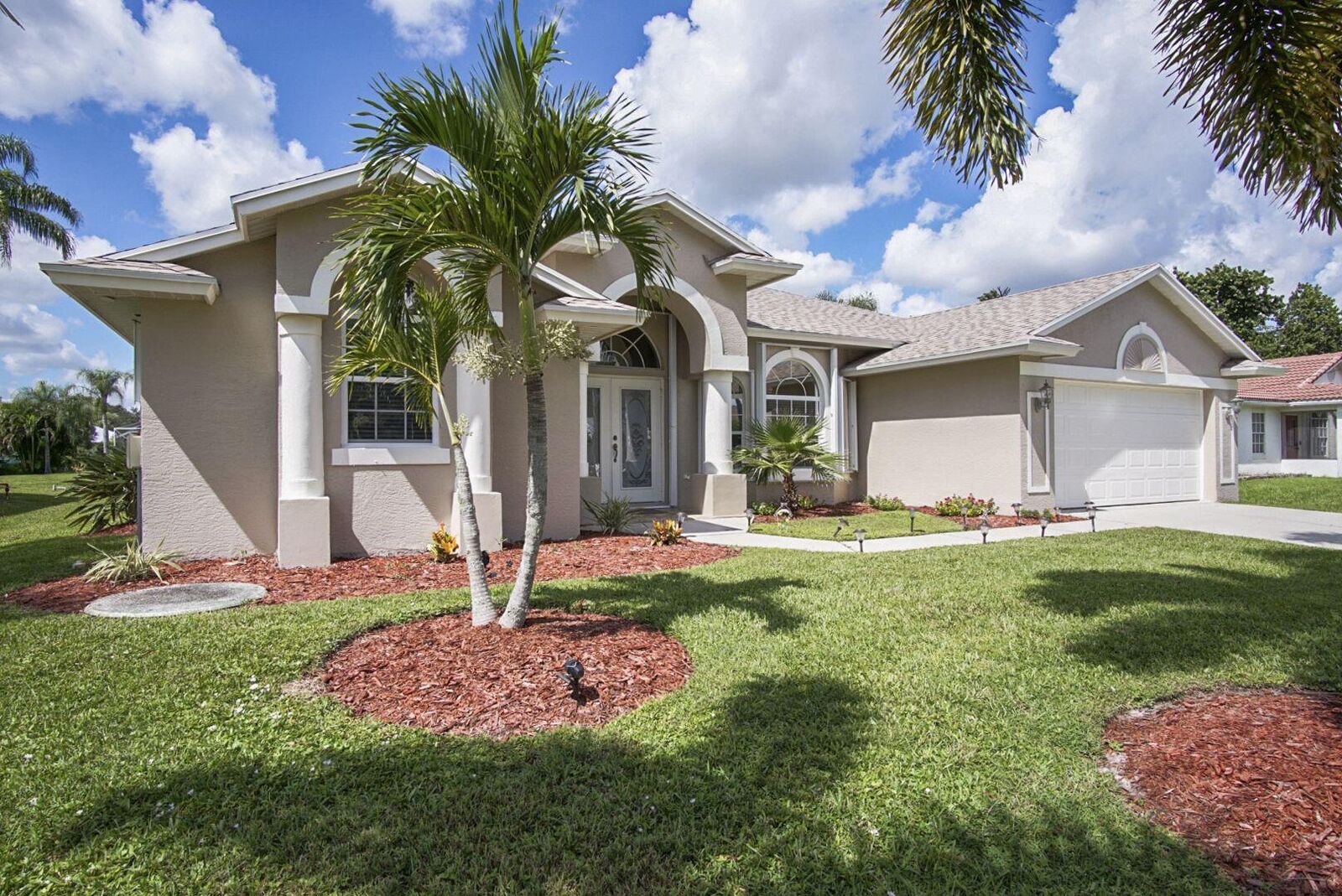 Property Photo:  2872 SE Eagle Drive  FL 34984 
