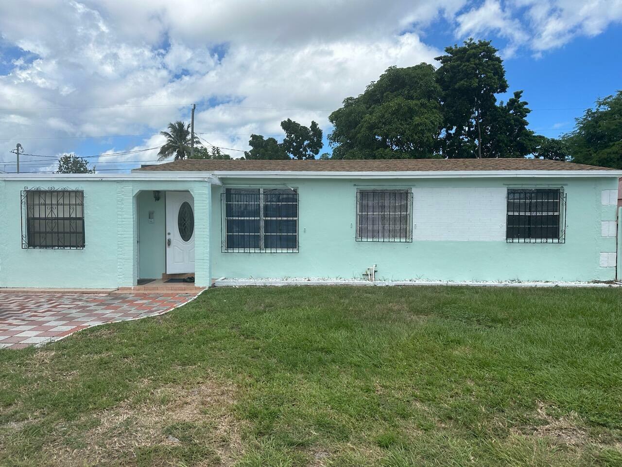 Property Photo:  2033 Longwood Road  FL 33409 