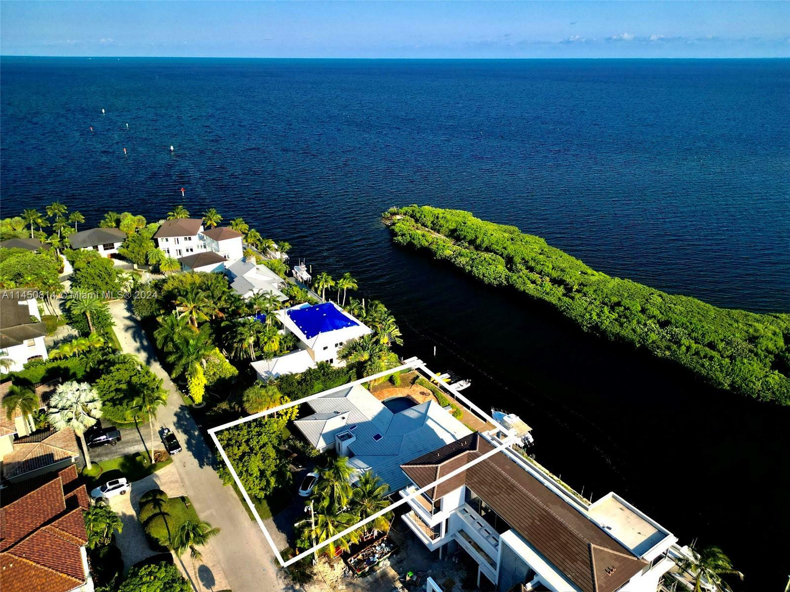 Property Photo: 860 San Pedro Ave FL 33156