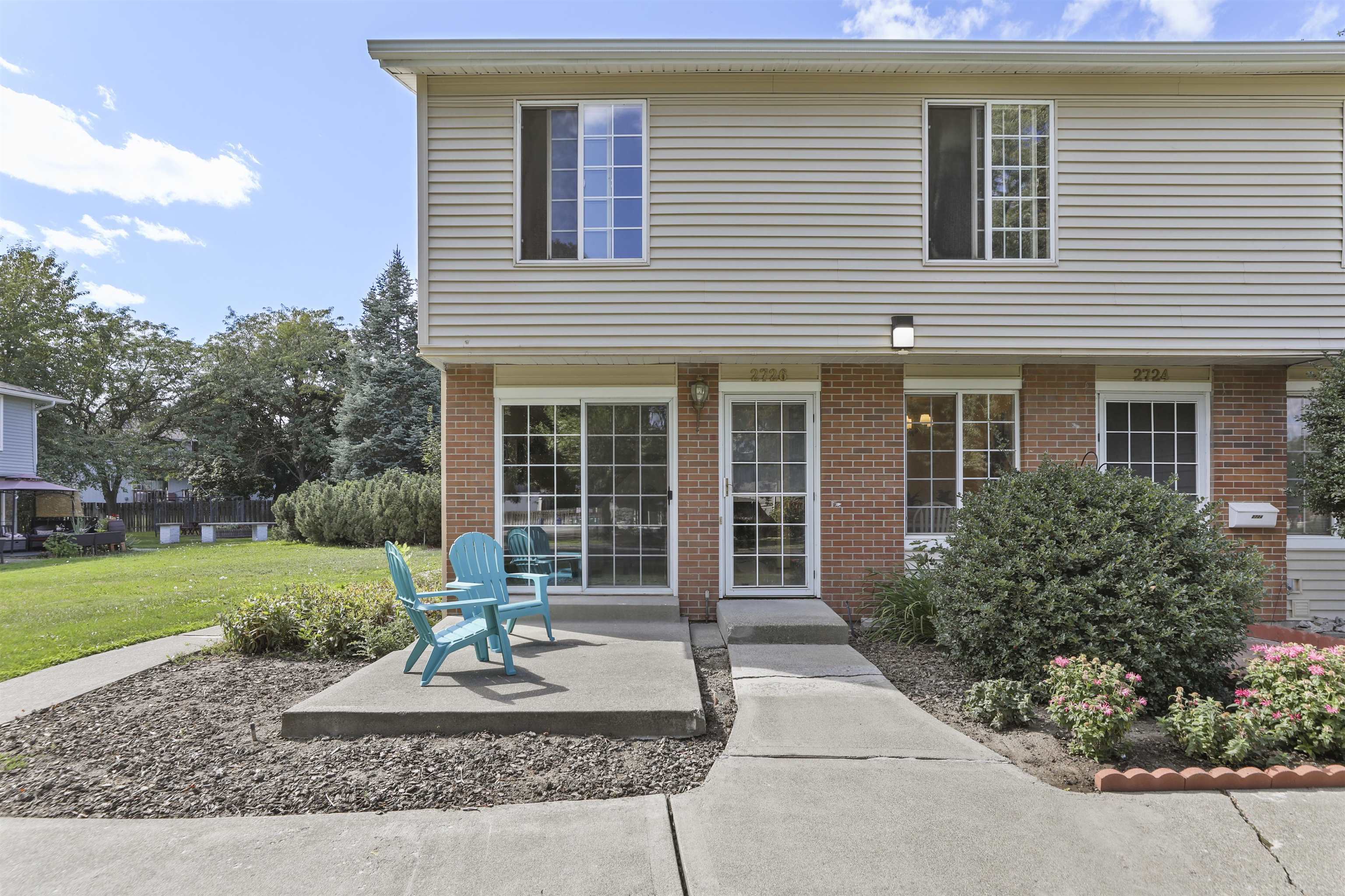 Property Photo: 2726 E 44th Ave C WA 99223