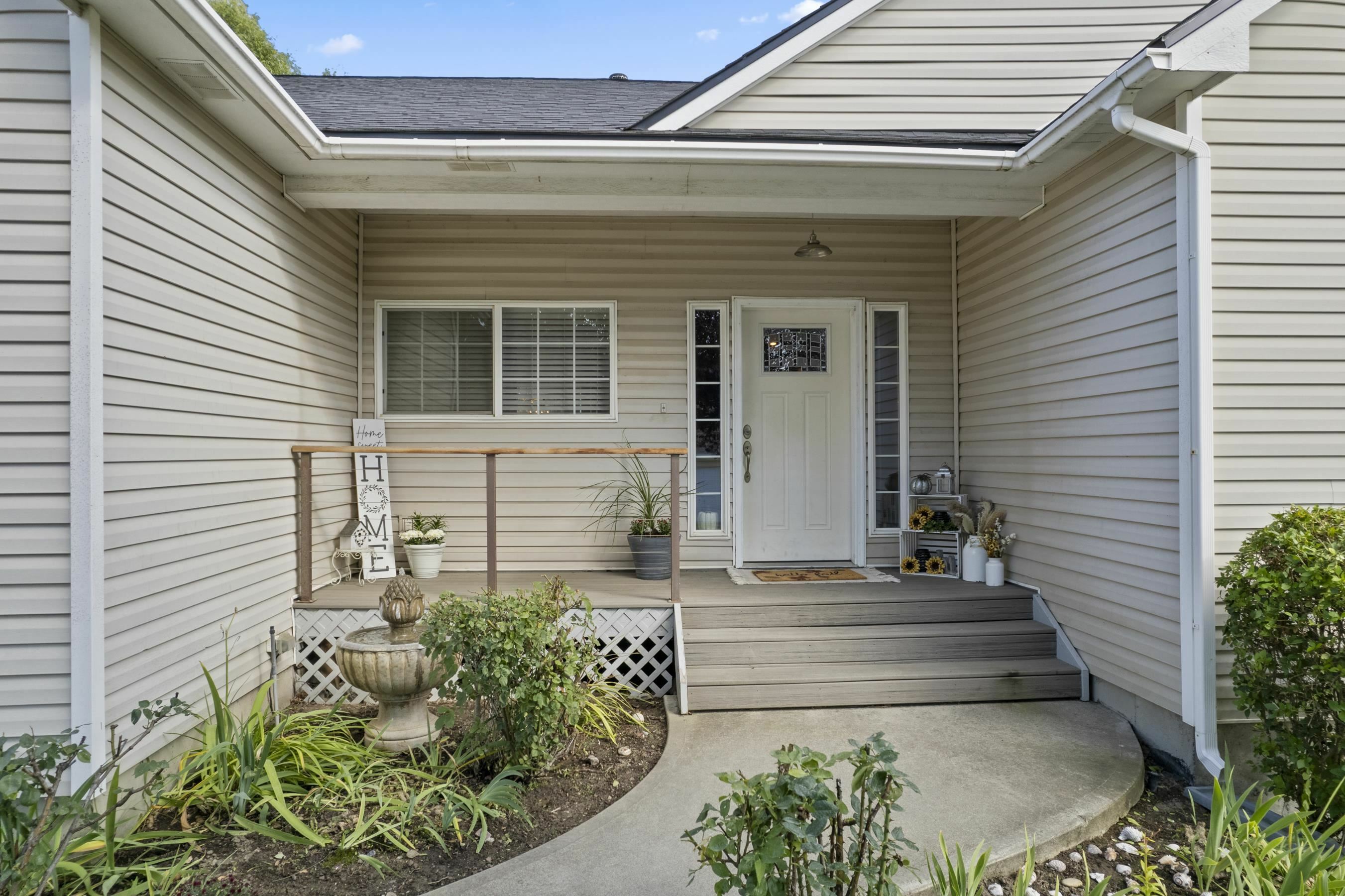 Property Photo: 119 S Wright Ct WA 99019
