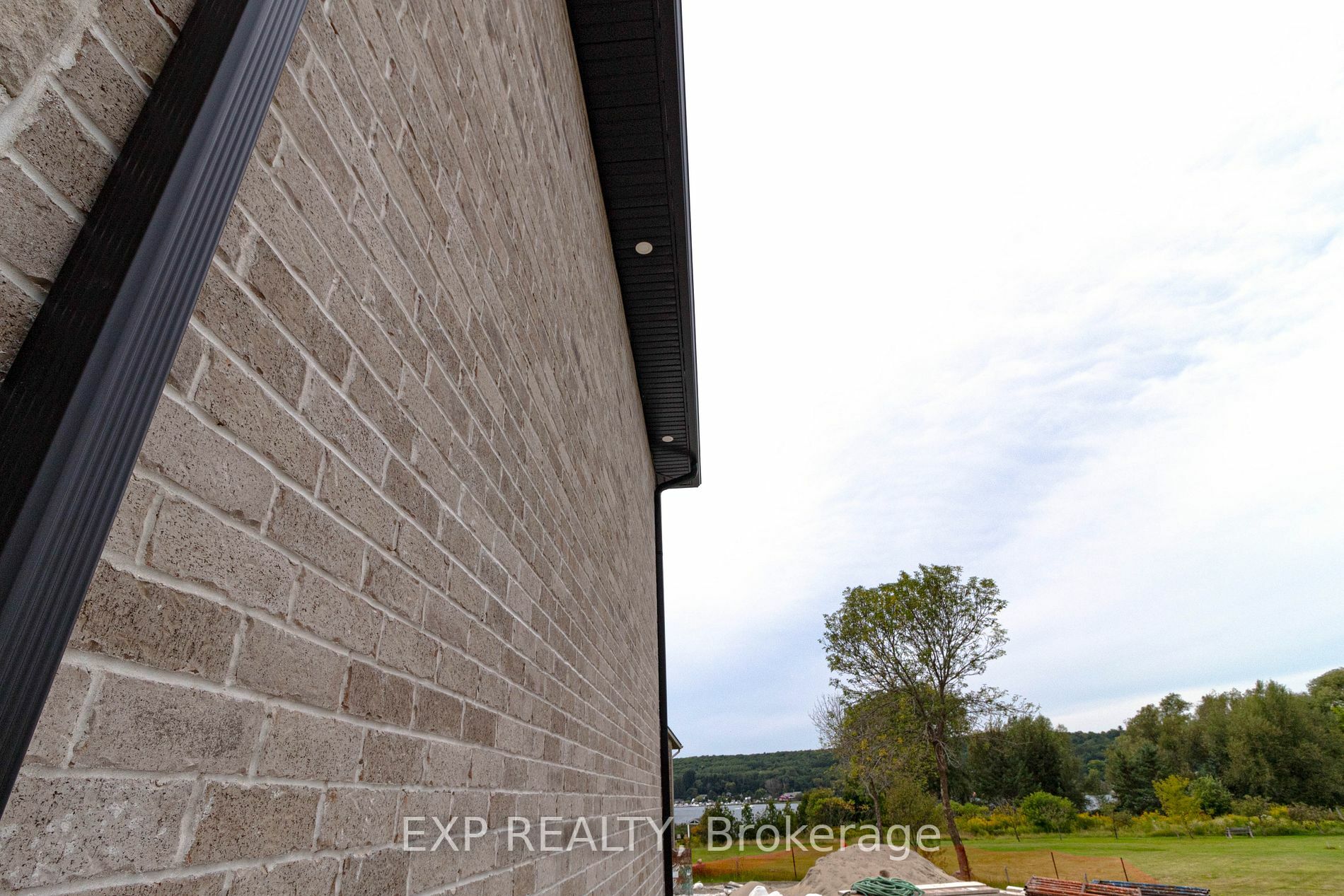 Property Photo: 132 Fox St ON L9M1E7