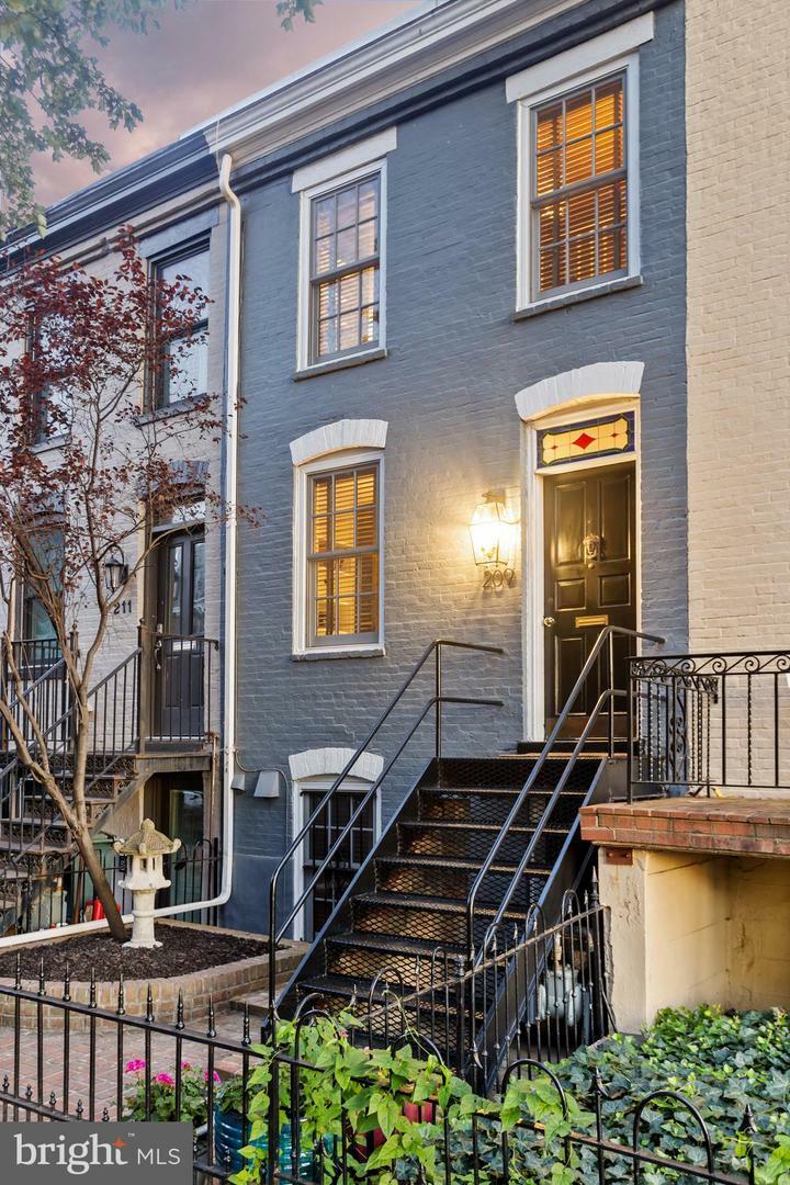 Property Photo:  209 C Street NE  DC 20002 