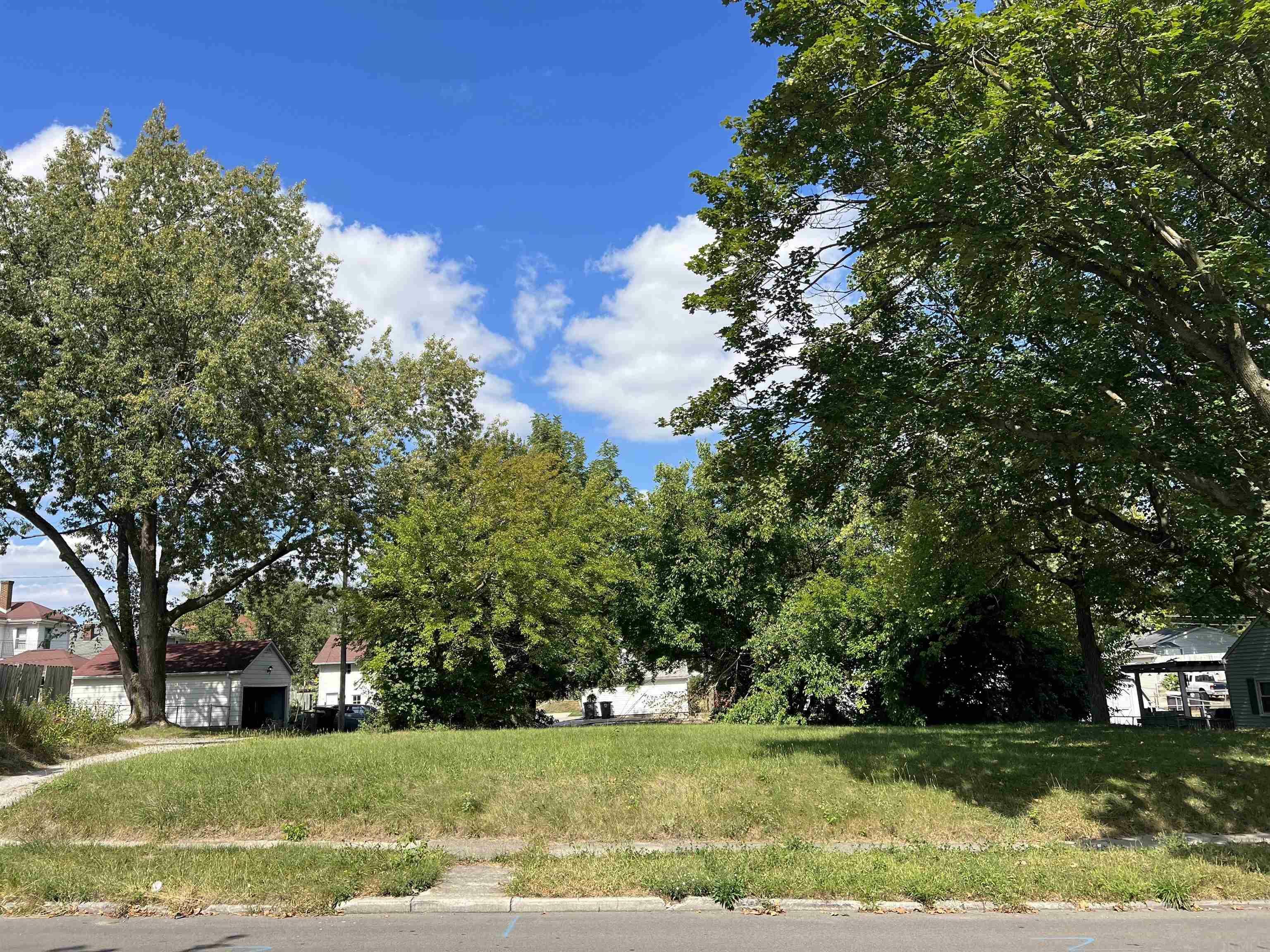 Property Photo: 1724 W 4th Street IN 46808