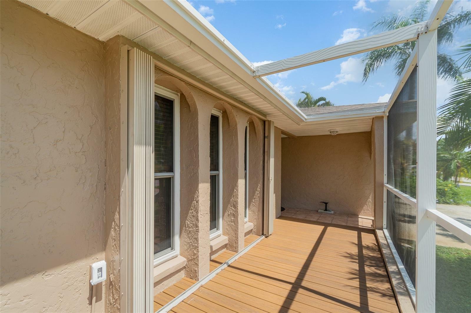 Property Photo: 1403 SE 33rd Street FL 33904
