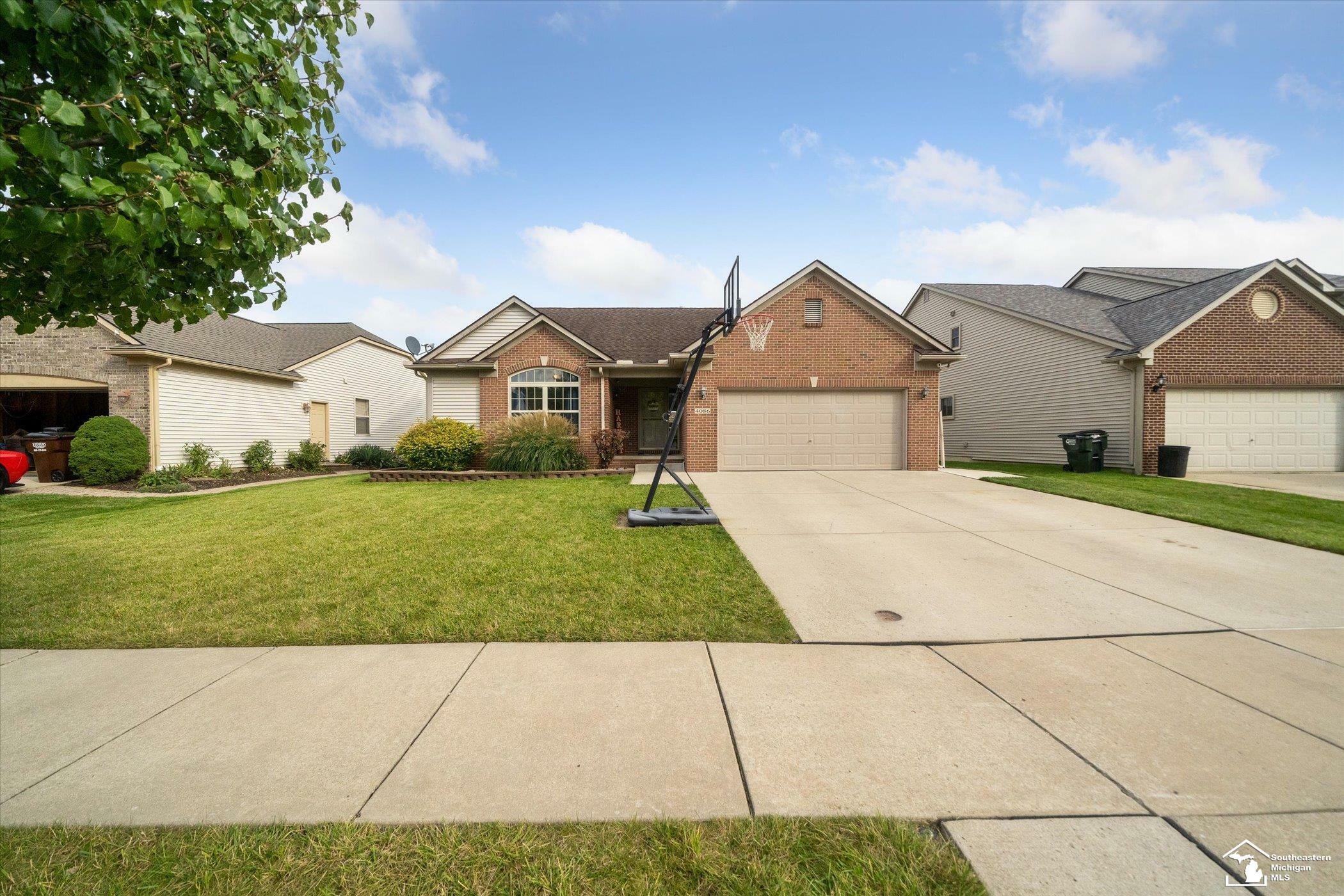 Property Photo: 4086 Stone Post Rd MI 48166