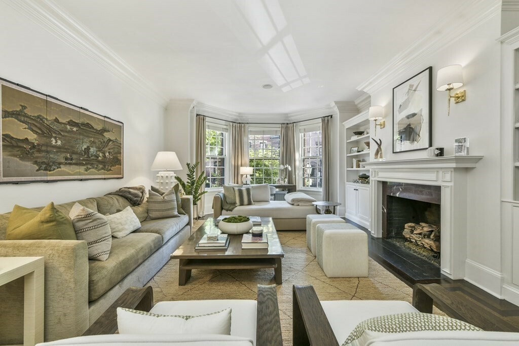 Property Photo:  195 Marlborough Street 1  MA 02116 