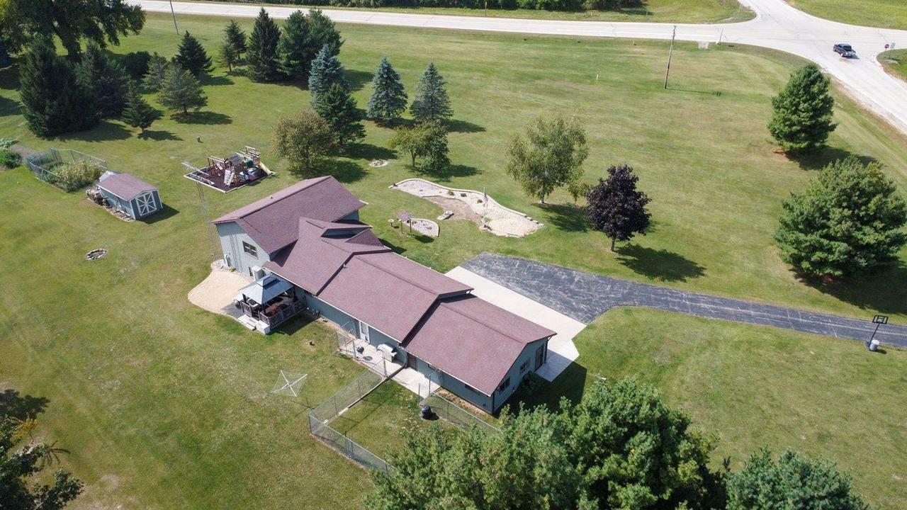 Property Photo:  W11999 County Road D  WI 53925 
