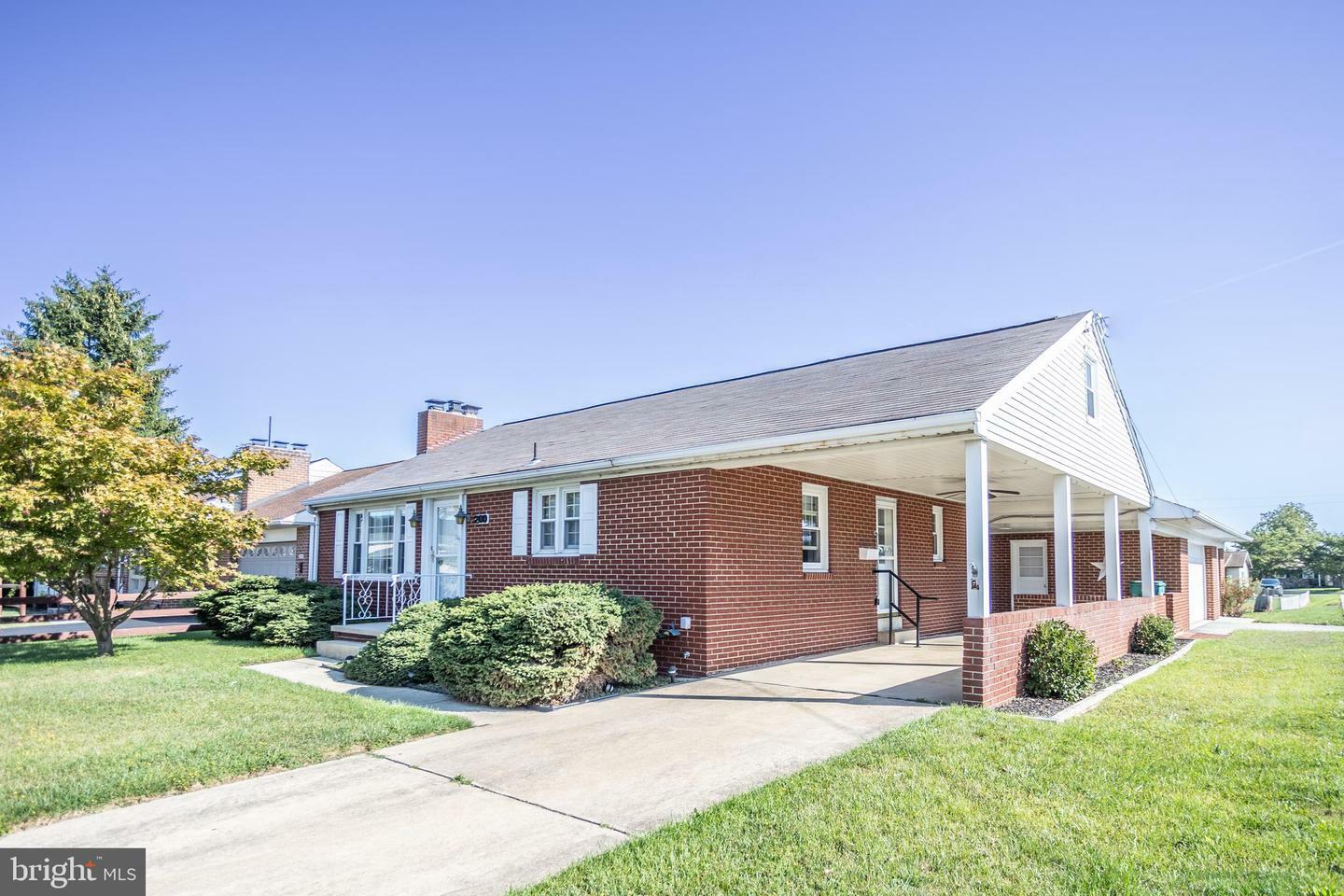 Property Photo: 200 N Oxford Ave PA 17344